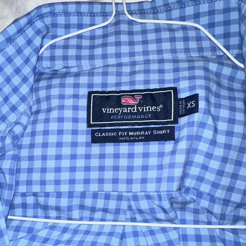 Vineyard Vines Button Down - image 3